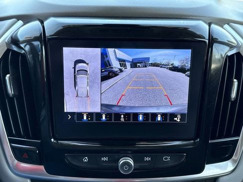 Used 2021 Chevrolet Traverse Premier image 19