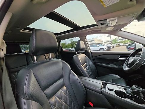 Used 2021 Nissan Rogue Platinum AWD/4WD image 23