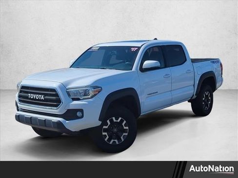 Used 2017 Toyota Tacoma TRD Off-Road image 1
