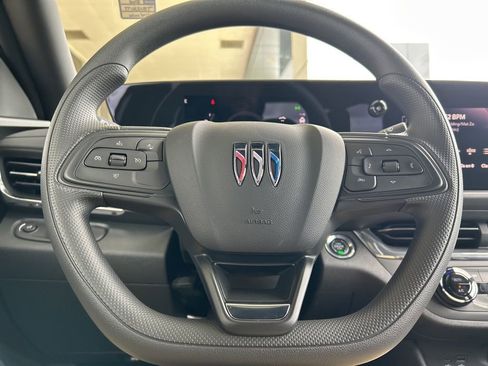 Used 2026 Buick Envista Preferred w/ Advanced Safety Package FWD image 18