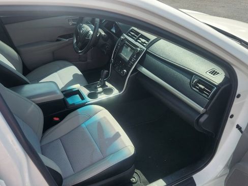 Used 2017 Toyota Camry SE FWD image 18