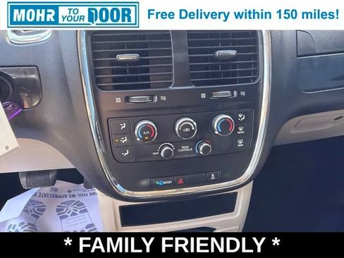 Used 2018 Dodge Grand Caravan SE w/ UConnect Hands-Free Group FWD image 24