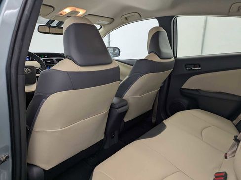 Used 2016 Toyota Prius Four image 19