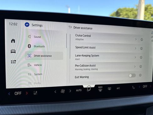 New 2026 Ford Explorer Active w/ Active Comfort Package image 26