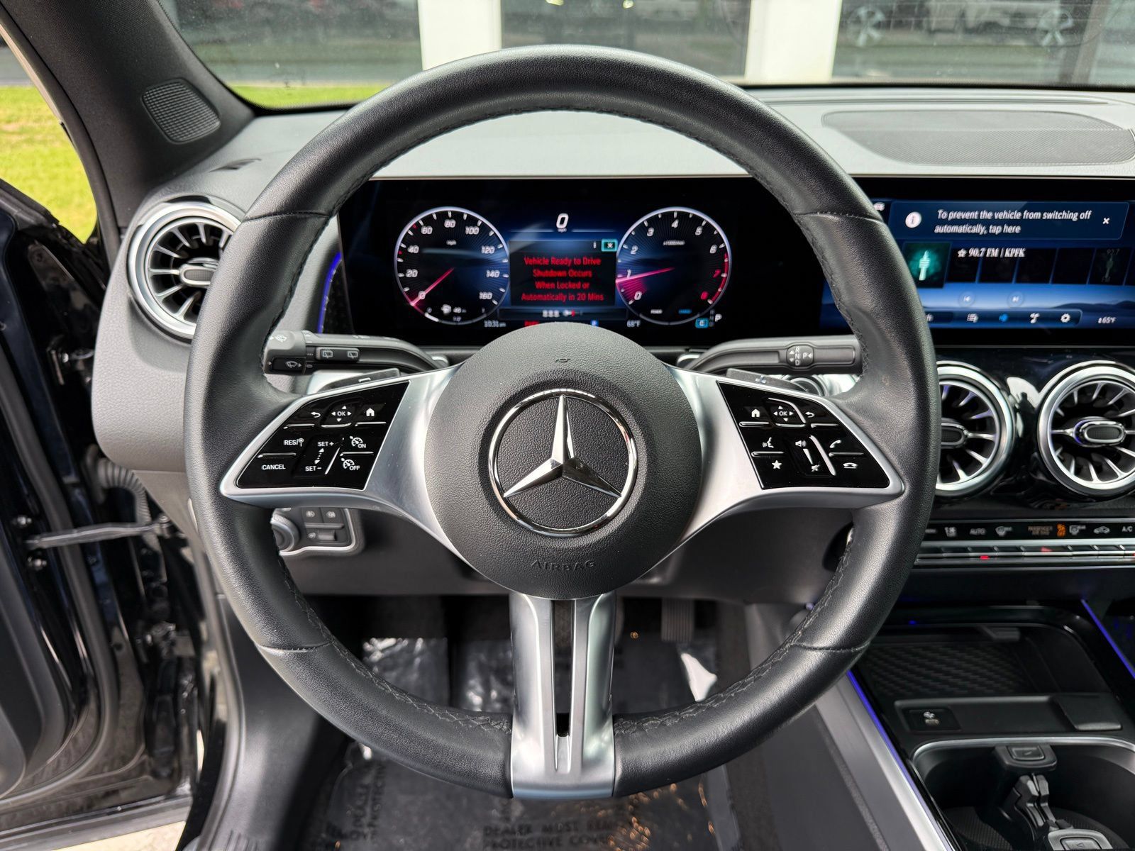 Used 2025 Mercedes-Benz GLB 250 image 32