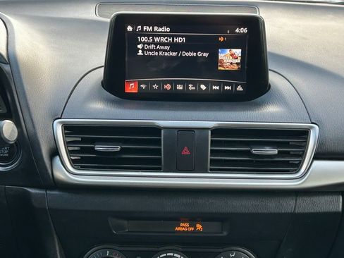 Used 2018 MAZDA MAZDA3 Sport image 28