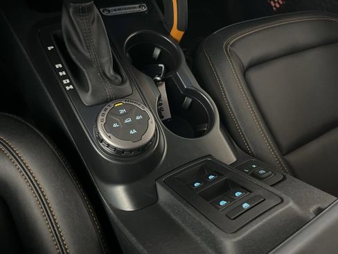 Used 2024 Ford Bronco Badlands w/ Sasquatch Package AWD/4WD image 15