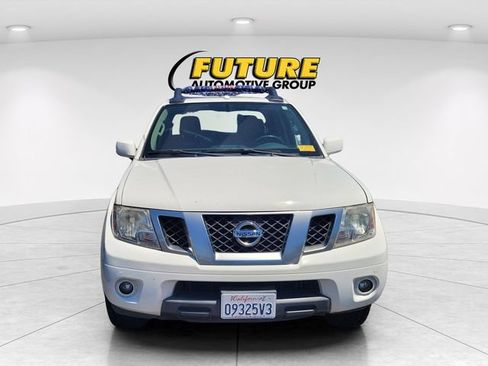 Used 2013 Nissan Frontier PRO-4X w/ Pro-4x Luxury Pkg AWD/4WD image 2
