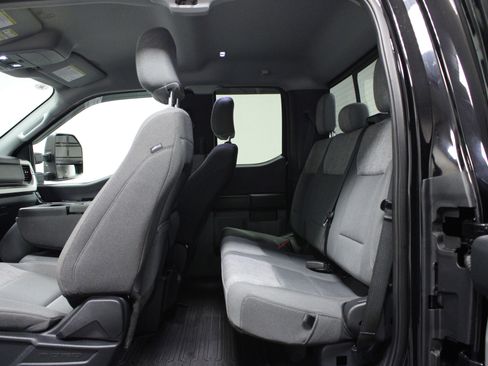 Used 2025 Ford F250 XLT image 13