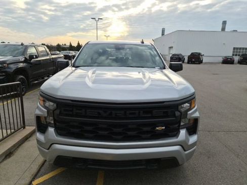 Used 2022 Chevrolet Silverado 1500 Custom image 2