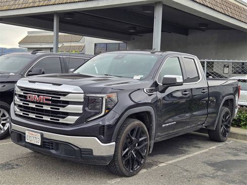 Used 2022 GMC Sierra 1500 SLE image 3