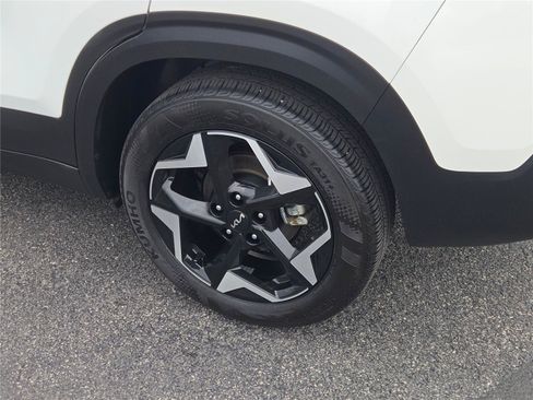 Used 2025 Kia Seltos S FWD image 18