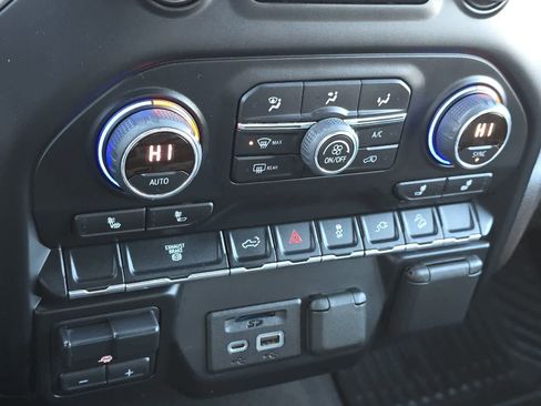 Used 2022 Chevrolet Silverado 3500 LTZ w/ Z71 Off-Road Package image 19