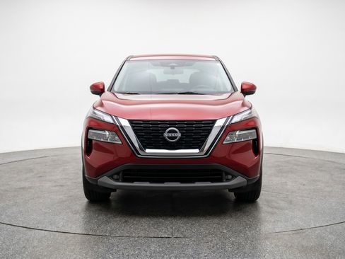 Used 2025 Nissan Rogue SV AWD/4WD image 2