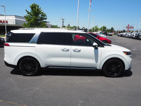 Used 2024 Kia Carnival SX Prestige FWD image 8