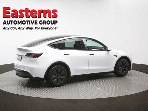 Used 2022 Tesla Model Y Long Range AWD/4WD image 38