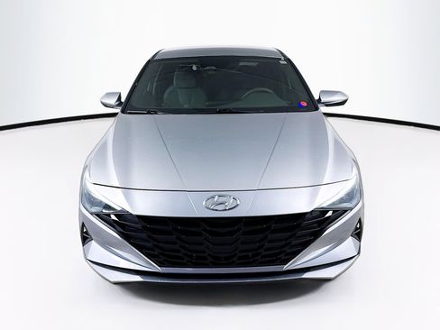 Used 2022 Hyundai Elantra SEL w/ Preferred Accessory Package image 3