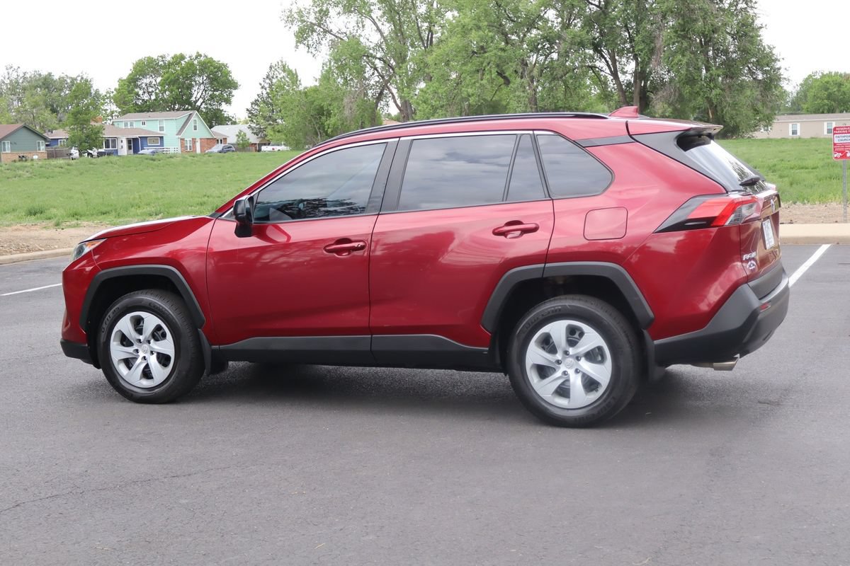 Used 2021 Toyota RAV4 LE w/ Carpet Mat Package (TMS) AWD/4WD image 8