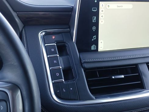 Used 2023 Chevrolet Suburban Premier image 26