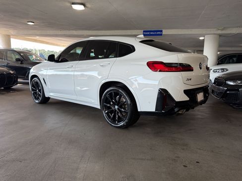 Used 2023 BMW X4 xDrive30i w/ M Sport Package AWD/4WD image 3