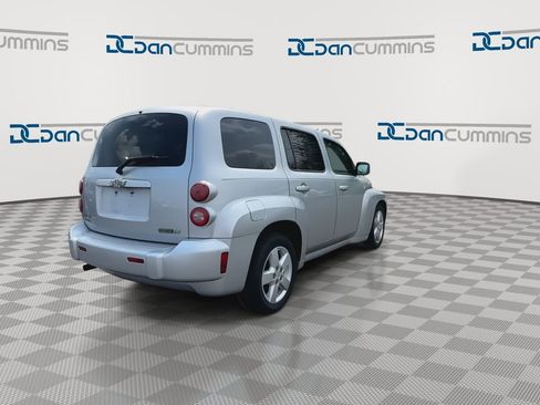 Used 2011 Chevrolet HHR LT FWD image 8
