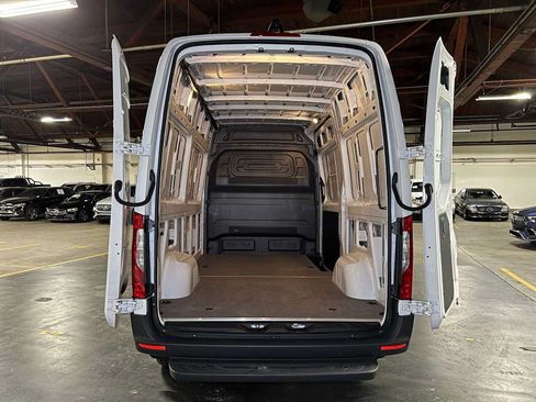 Used 2026 Mercedes-Benz Sprinter 2500 image 17