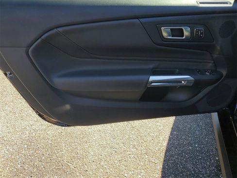 Used 2024 Ford Mustang Premium image 9