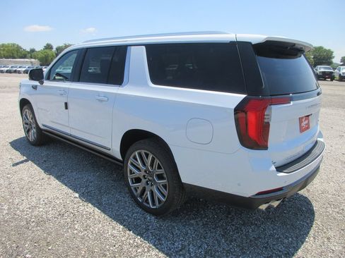 New 2026 GMC Yukon XL Denali Ultimate AWD/4WD image 6