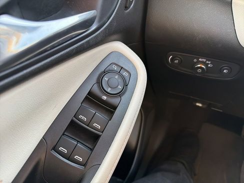 Used 2020 Buick Encore GX Essence w/ Experience Buick Package AWD/4WD image 18