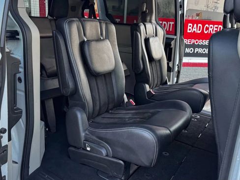 Used 2017 Dodge Grand Caravan GT image 19