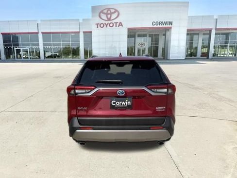 Used 2022 Toyota RAV4 Limited AWD/4WD image 5