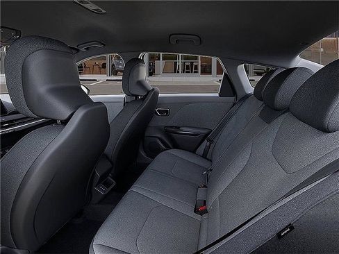 Used 2025 Kia K4 FWD image 18