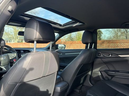 Used 2018 Honda Civic EX-L image 9