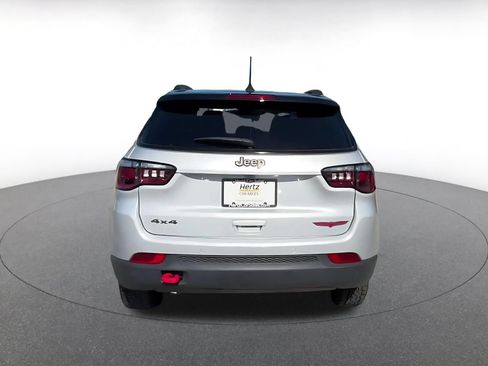 Used 2025 Jeep Compass Trailhawk AWD/4WD image 12