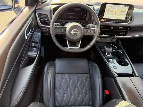 Certified 2023 Nissan Rogue Platinum FWD image 13