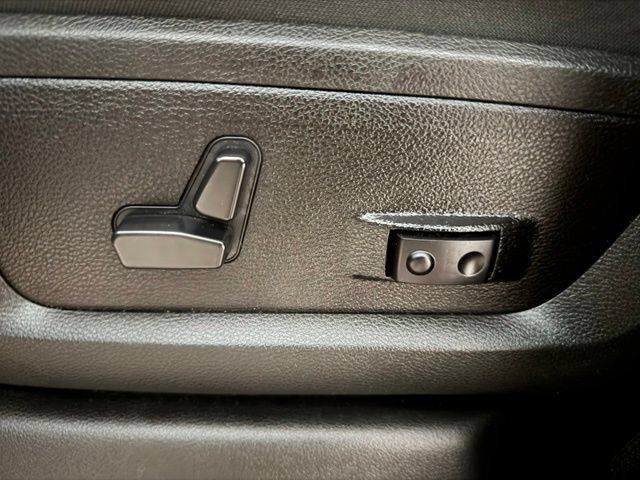 Used 2025 RAM 3500 Big Horn AWD/4WD image 17