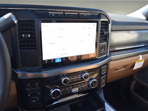 Used 2024 Ford F250 Lariat w/ Sport Appearance Package image 10