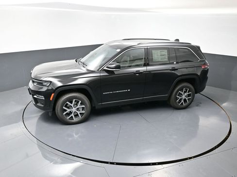 New 2025 Jeep Grand Cherokee Limited w/ Luxury Tech Group II image 34