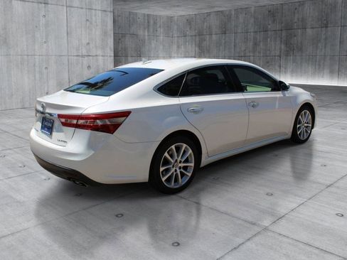 Used 2013 Toyota Avalon Limited FWD image 5