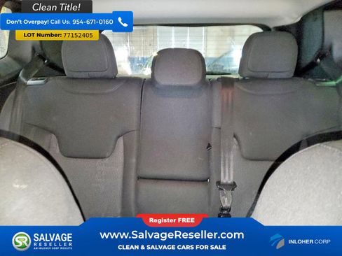 Used 2017 Jeep Renegade Latitude w/ Popular Equipment Group image 13