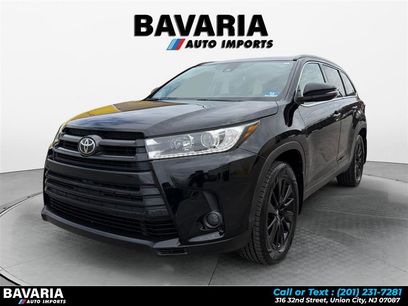 Used 2019 Toyota Highlander SE