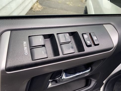 Used 2019 Toyota 4Runner SR5 Premium AWD/4WD image 13