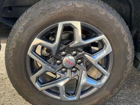Used 2024 GMC Sierra 1500 SLT w/ SLT Premium Plus Package AWD/4WD image 16
