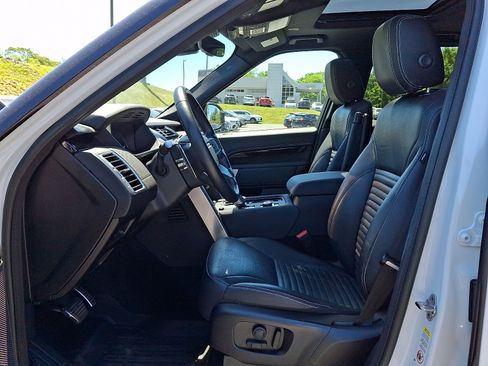 Used 2023 Land Rover Discovery S R-Dynamic AWD/4WD image 13