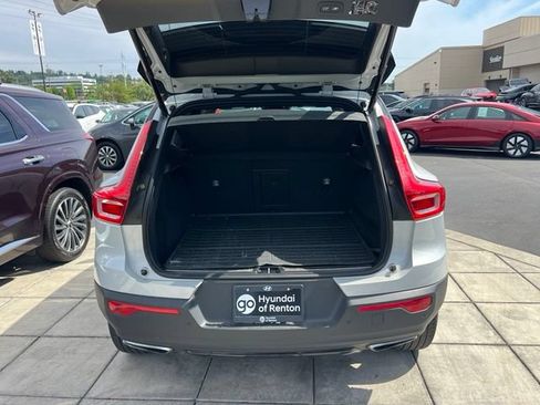 Used 2020 Volvo XC40 T5 R-Design AWD/4WD image 8
