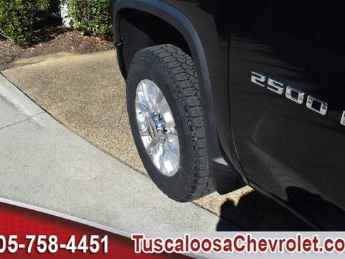 Used 2023 Chevrolet Silverado 2500 High Country w/ Z71 Off-Road Package image 18