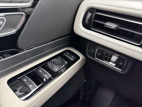 New 2026 Lincoln Aviator AWD image 22