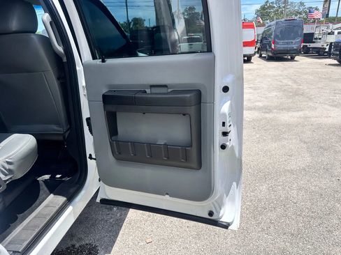 Used 2015 Ford F550 4x4 Crew Cab Super Duty image 16