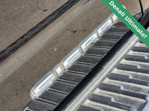 Used 2025 GMC Sierra 1500 Denali Ultimate image 12