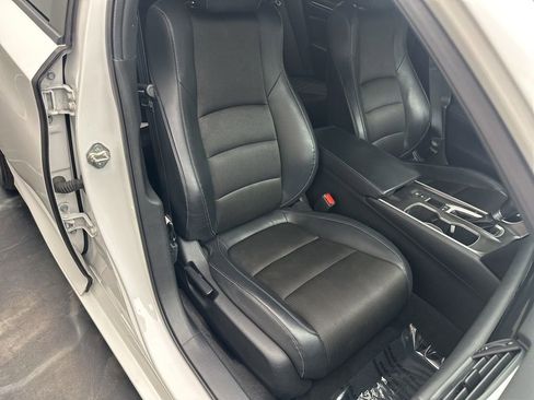 Used 2018 Honda Accord Sport image 9